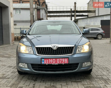 Синий Шкода Октавия, объемом двигателя 1.6 л и пробегом 235 тыс. км за 8200 $, фото 1 на Automoto.ua