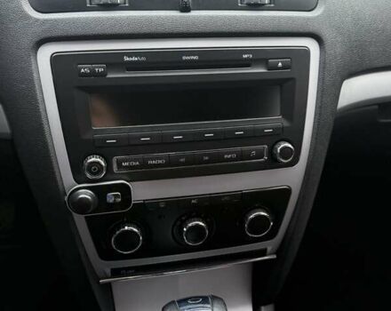 Синій Шкода Октавія, об'ємом двигуна 1.6 л та пробігом 249 тис. км за 7600 $, фото 6 на Automoto.ua