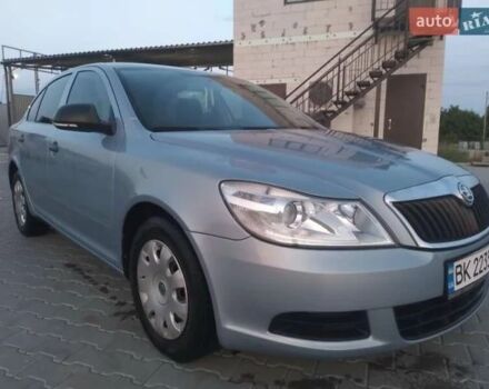 Синий Шкода Октавия, объемом двигателя 1.2 л и пробегом 250 тыс. км за 3600 $, фото 3 на Automoto.ua