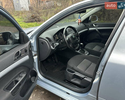 Синій Шкода Октавія, об'ємом двигуна 1.6 л та пробігом 254 тис. км за 7200 $, фото 11 на Automoto.ua