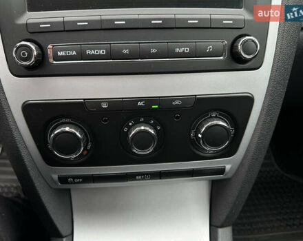 Синий Шкода Октавия, объемом двигателя 1.6 л и пробегом 235 тыс. км за 8200 $, фото 32 на Automoto.ua