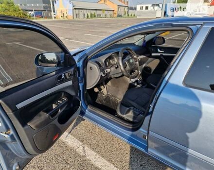 Синій Шкода Октавія, об'ємом двигуна 1.6 л та пробігом 319 тис. км за 7900 $, фото 4 на Automoto.ua