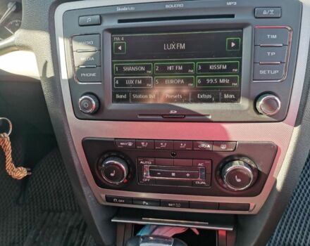 Синий Шкода Октавия, объемом двигателя 2 л и пробегом 227 тыс. км за 9800 $, фото 5 на Automoto.ua