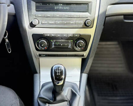 Шкода Октавия 2011 в Ужгороде на Automoto.ua Синий Шкода Октавия, объемом двигателя 1.6 л и пробегом 300 тыс. км за 7299 $, фото 4 на Automoto.ua