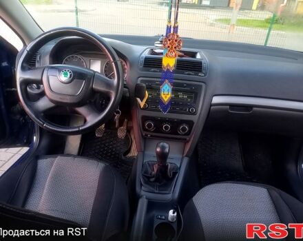 Шкода Октавия 2011 в Ивано-Франковске на Automoto.ua Синий Шкода Октавия, объемом двигателя 1.6 л и пробегом 245 тыс. км за 6900 $, фото 3 на Automoto.ua