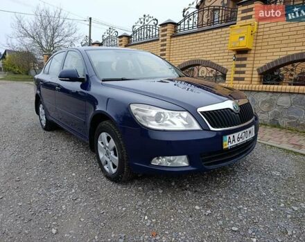 Синий Шкода Октавия, объемом двигателя 1.6 л и пробегом 216 тыс. км за 8300 $, фото 1 на Automoto.ua