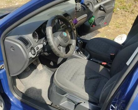 Синий Шкода Октавия, объемом двигателя 1.6 л и пробегом 263 тыс. км за 8500 $, фото 2 на Automoto.ua