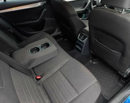 Синий Шкода Октавия, объемом двигателя 1.6 л и пробегом 227 тыс. км за 12500 $, фото 16 на Automoto.ua