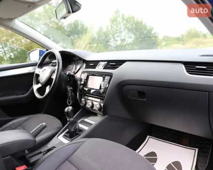 Синій Шкода Октавія, об'ємом двигуна 1.8 л та пробігом 210 тис. км за 9850 $, фото 60 на Automoto.ua
