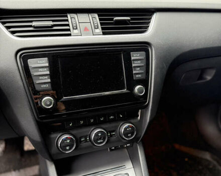 Синий Шкода Октавия, объемом двигателя 1.97 л и пробегом 228 тыс. км за 13200 $, фото 10 на Automoto.ua