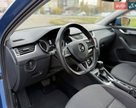 Шкода Октавия 2017 в Киеве на Automoto.ua Синий Шкода Октавия, объемом двигателя 1.8 л и пробегом 130 тыс. км за 16000 $, фото 10 на Automoto.ua