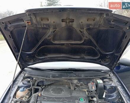 Синий Шкода Октавия, объемом двигателя 1.6 л и пробегом 318 тыс. км за 2500 $, фото 1 на Automoto.ua