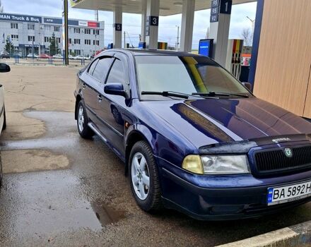 Синий Шкода Октавия, объемом двигателя 1.6 л и пробегом 300 тыс. км за 3300 $, фото 1 на Automoto.ua