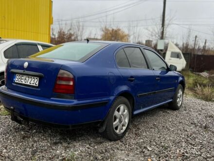 Синий Шкода Октавия, объемом двигателя 2 л и пробегом 300 тыс. км за 1800 $, фото 1 на Automoto.ua