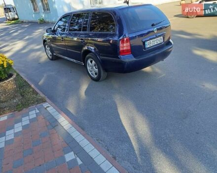 Синий Шкода Октавия, объемом двигателя 1.6 л и пробегом 392 тыс. км за 3800 $, фото 1 на Automoto.ua