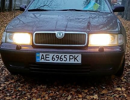 Синий Шкода Октавия, объемом двигателя 1.6 л и пробегом 272 тыс. км за 4000 $, фото 1 на Automoto.ua