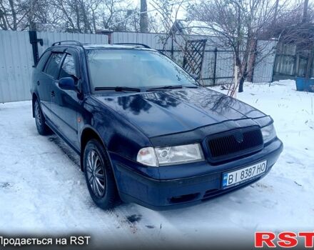 Синий Шкода Октавия, объемом двигателя 1.6 л и пробегом 500 тыс. км за 4000 $, фото 1 на Automoto.ua