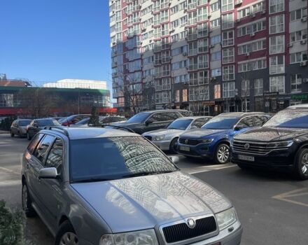 Синий Шкода Октавия, объемом двигателя 1.9 л и пробегом 300 тыс. км за 2000 $, фото 1 на Automoto.ua