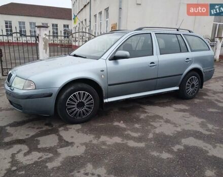 Синий Шкода Октавия, объемом двигателя 1.6 л и пробегом 300 тыс. км за 2900 $, фото 1 на Automoto.ua