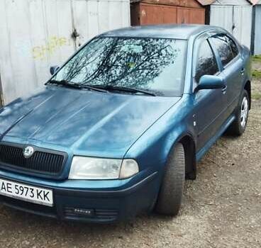 Синий Шкода Октавия, объемом двигателя 1.6 л и пробегом 240 тыс. км за 3250 $, фото 1 на Automoto.ua