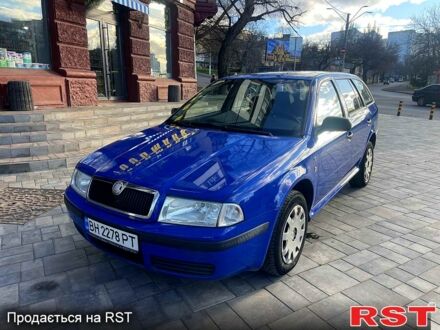 Синий Шкода Октавия, объемом двигателя 1.6 л и пробегом 212 тыс. км за 3450 $, фото 1 на Automoto.ua