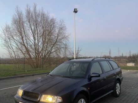 Синий Шкода Октавия, объемом двигателя 0 л и пробегом 300 тыс. км за 1650 $, фото 1 на Automoto.ua