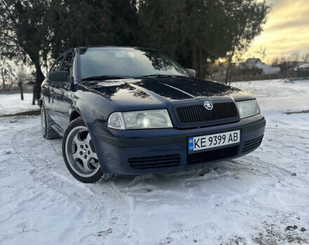 Синий Шкода Октавия, объемом двигателя 1.6 л и пробегом 267 тыс. км за 4500 $, фото 1 на Automoto.ua