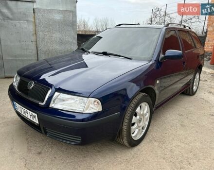 Синий Шкода Октавия, объемом двигателя 1.6 л и пробегом 249 тыс. км за 5200 $, фото 1 на Automoto.ua