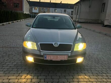 Синий Шкода Октавия, объемом двигателя 1.6 л и пробегом 230 тыс. км за 5450 $, фото 1 на Automoto.ua