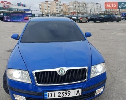 Синий Шкода Октавия, объемом двигателя 1.6 л и пробегом 202 тыс. км за 5600 $, фото 1 на Automoto.ua