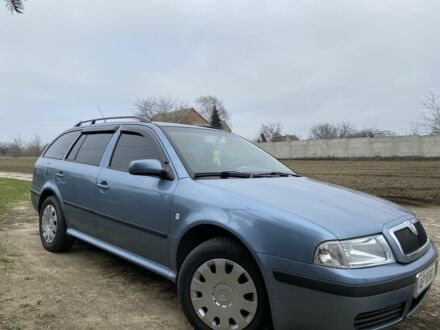 Синий Шкода Октавия, объемом двигателя 1.6 л и пробегом 254 тыс. км за 6000 $, фото 1 на Automoto.ua