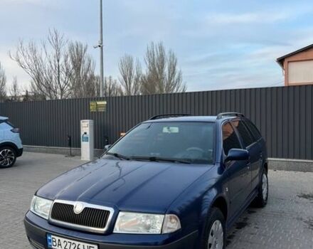 Синий Шкода Октавия, объемом двигателя 1.6 л и пробегом 255 тыс. км за 5600 $, фото 1 на Automoto.ua