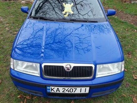 Синий Шкода Октавия, объемом двигателя 1.6 л и пробегом 218 тыс. км за 5800 $, фото 1 на Automoto.ua