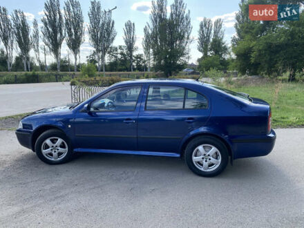 Синий Шкода Октавия, объемом двигателя 1.6 л и пробегом 180 тыс. км за 6100 $, фото 1 на Automoto.ua