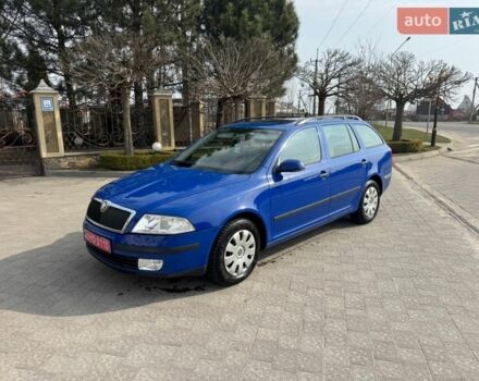Синий Шкода Октавия, объемом двигателя 1.6 л и пробегом 201 тыс. км за 5400 $, фото 1 на Automoto.ua