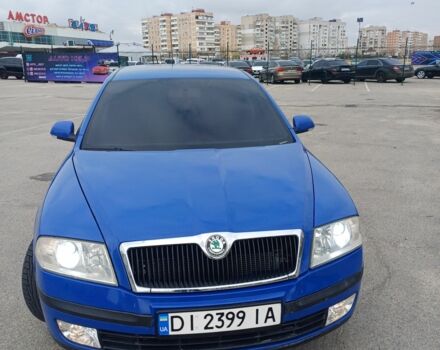 Синий Шкода Октавия, объемом двигателя 1.6 л и пробегом 201 тыс. км за 5600 $, фото 1 на Automoto.ua