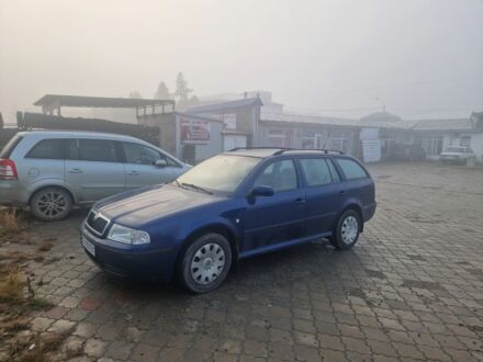 Синий Шкода Октавия, объемом двигателя 1.6 л и пробегом 200 тыс. км за 4700 $, фото 1 на Automoto.ua