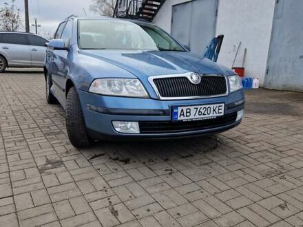 Синий Шкода Октавия, объемом двигателя 1.6 л и пробегом 253 тыс. км за 4600 $, фото 1 на Automoto.ua