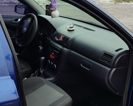 Синий Шкода Октавия, объемом двигателя 1.6 л и пробегом 176 тыс. км за 5500 $, фото 1 на Automoto.ua