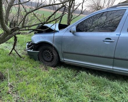 Синий Шкода Октавия, объемом двигателя 1.9 л и пробегом 300 тыс. км за 2500 $, фото 1 на Automoto.ua