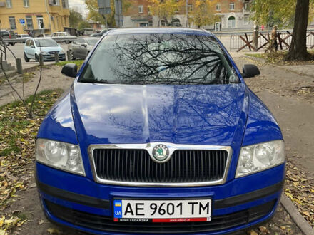 Синий Шкода Октавия, объемом двигателя 1.6 л и пробегом 258 тыс. км за 5200 $, фото 1 на Automoto.ua