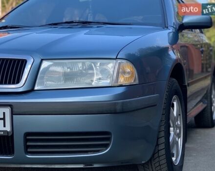 Синий Шкода Октавия, объемом двигателя 1.6 л и пробегом 250 тыс. км за 6100 $, фото 1 на Automoto.ua