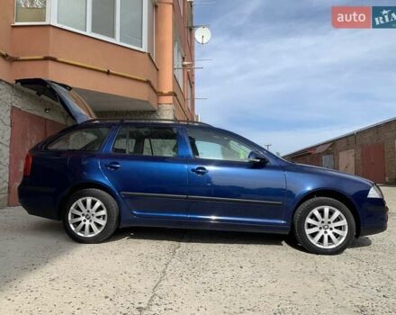 Синий Шкода Октавия, объемом двигателя 1.6 л и пробегом 155 тыс. км за 6850 $, фото 1 на Automoto.ua
