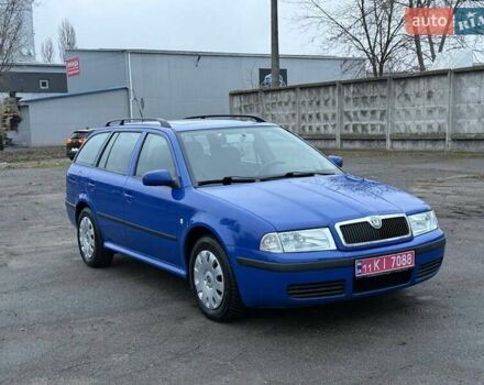 Синий Шкода Октавия, объемом двигателя 1.6 л и пробегом 186 тыс. км за 5500 $, фото 1 на Automoto.ua