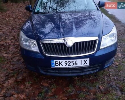 Синий Шкода Октавия, объемом двигателя 1.6 л и пробегом 176 тыс. км за 6800 $, фото 1 на Automoto.ua