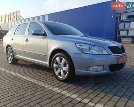 Синий Шкода Октавия, объемом двигателя 1.8 л и пробегом 230 тыс. км за 7300 $, фото 1 на Automoto.ua