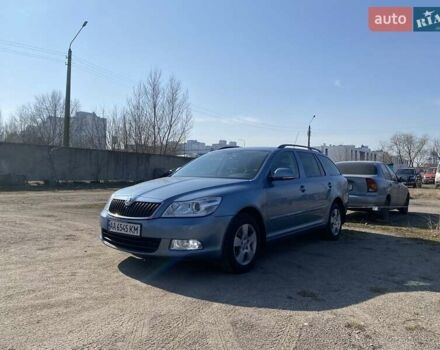 Синий Шкода Октавия, объемом двигателя 1.6 л и пробегом 228 тыс. км за 8000 $, фото 1 на Automoto.ua