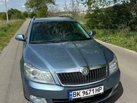 Шкода Октавия 2010 в Ровно на Automoto.ua Синий Шкода Октавия, объемом двигателя 1.6 л и пробегом 280 тыс. км за 7000 $, фото 1 на Automoto.ua