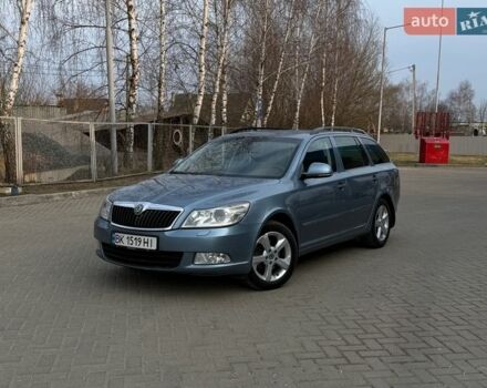 Синий Шкода Октавия, объемом двигателя 1.97 л и пробегом 253 тыс. км за 7500 $, фото 1 на Automoto.ua