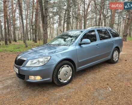 Синий Шкода Октавия, объемом двигателя 1.6 л и пробегом 251 тыс. км за 9500 $, фото 1 на Automoto.ua